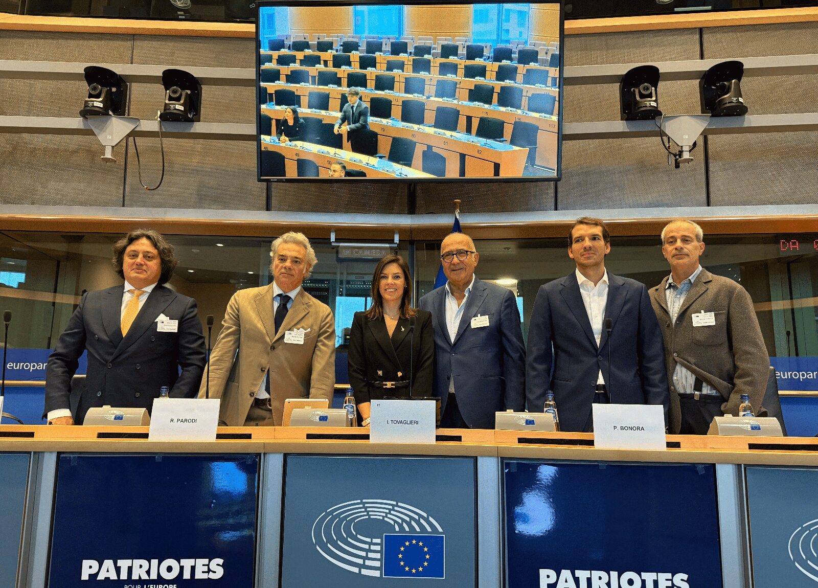 WhatsApp Image 2025-11-28 at 14.28.13 WhatsApp Image 2025-11-28 at 14.28.13